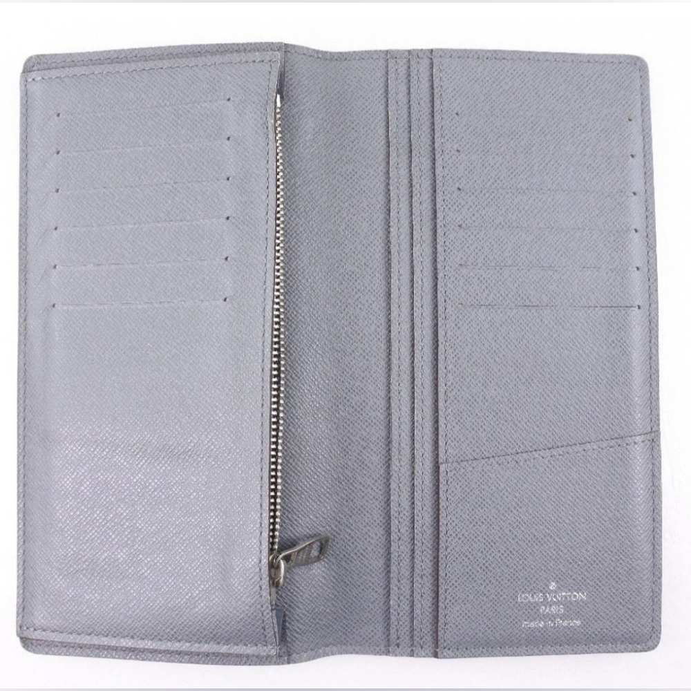 RARE LOUIS VUITTON Grey Taiga Brazza (Unisex) Bifold Long Wallet (EUC)